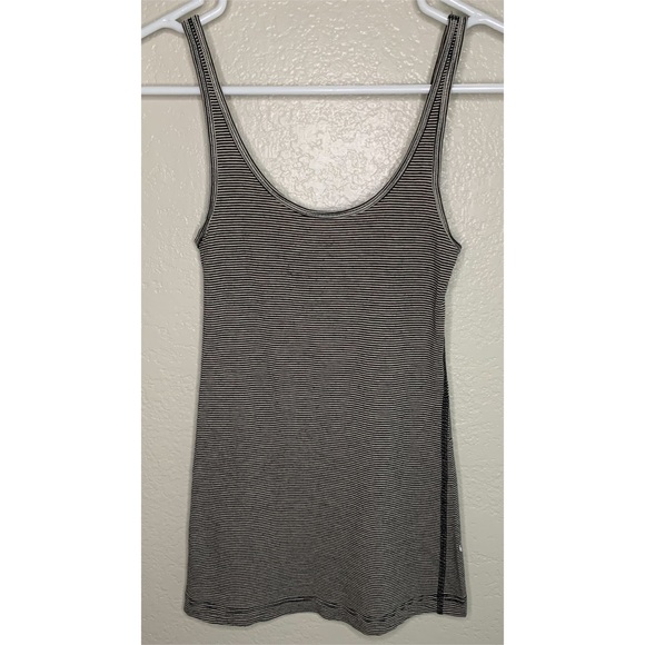 Lululemon tank size 2 - Picture 2 of 4